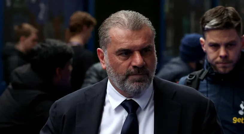 Ange Postecoglou l-a scos pe fundaş de pe lista pentru Europa! Antrenorul lui Tottenham a dezvăluit cum a reacționat fostul apărător lateral de la Genoa