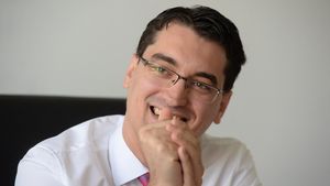 Răzvan Burleanu se însoară! Cine e nașul de cununie al șefului FRF