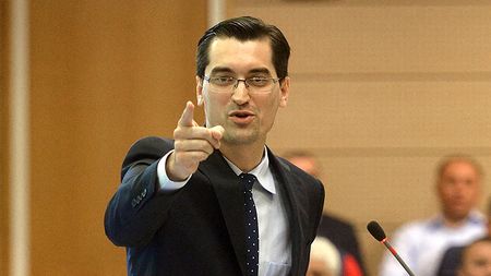Florin Prunea e categoric: „Răzvan Burleanu are deja în cap o altă soluție de selecționer. Nu îi convine acum să danseze după cum îi va cânta Edi Iordănescu!” EXCLUSIV