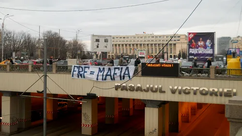 Fanii continuă protestele la adresa lui Sandu!** FOTO Mesajele care au împânzit Bucureștiul