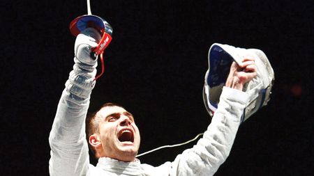 EXCLUSIV: Tiberiu Dolniceanu va fi premiat pe 17 decembrie, la Cheile Grădiștei, cu titlul de scrimerul anului 2013!