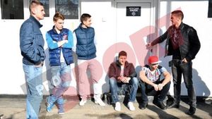 Scene desprinse din Vestul Sălbatic în fotbalul românesc:** "Stau cu pistolul în buzunar! Dorm cu el sub pernă! Dacă aud că ciripiți, o să vă scot în șuturi pe toți"