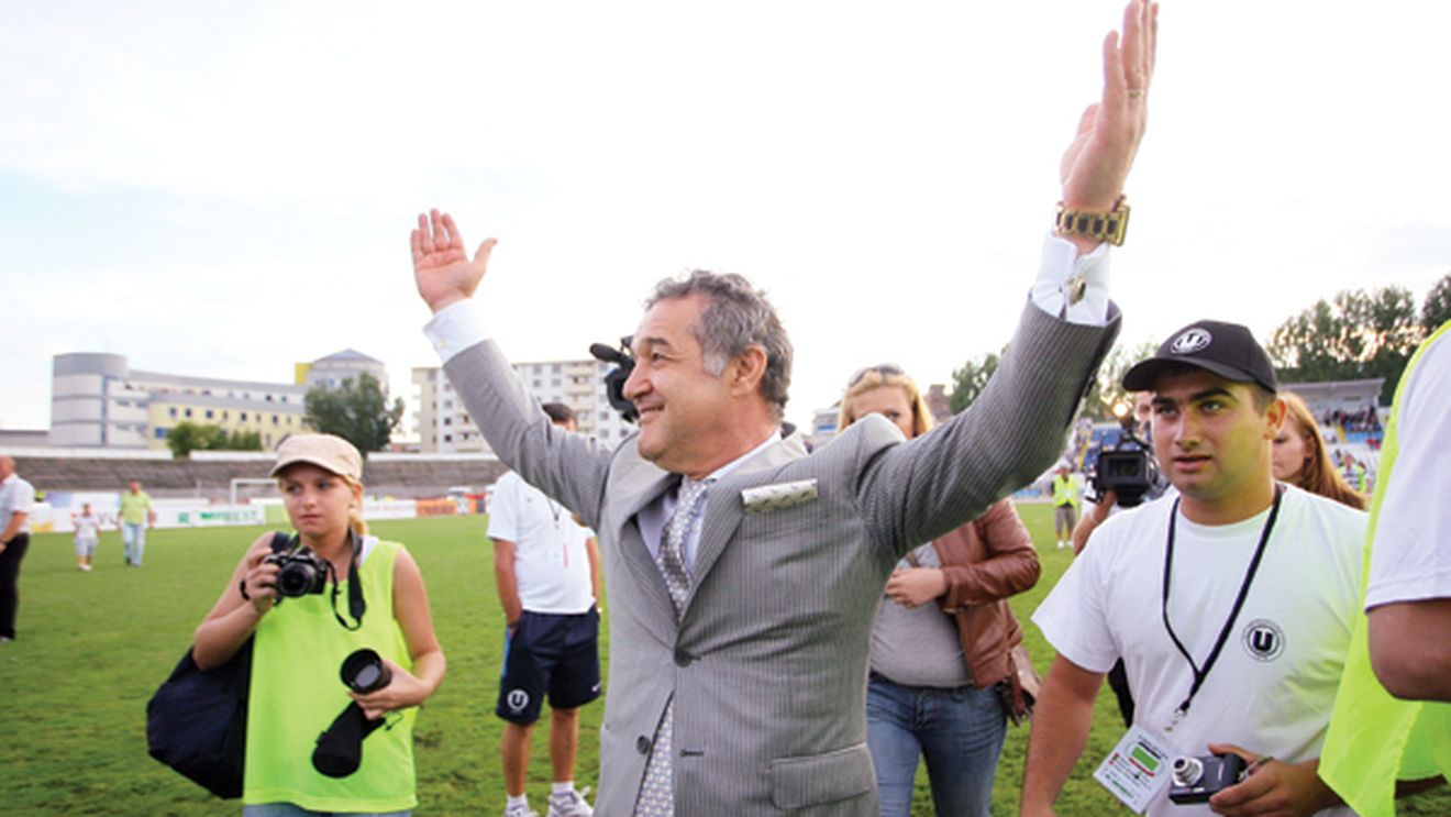 Mesajul fanilor pentru Becali: "Ciocu mic"