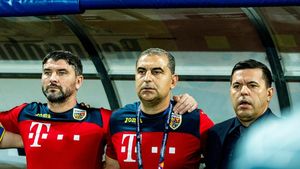 „Bătaie” pe semnătura fostului antrenor al naționalei României! Două cluburi au rămas în cursă | EXCLUSIV