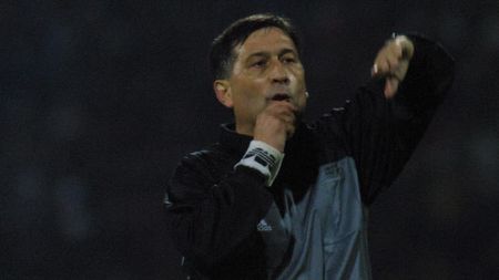 Trei arbitri FIFA riscă excluderea!** Remember: Ion Crăciunescu lua nota 6.50 în 1988! "Nu cumva o asemenea situație împietează asupra competenței?"