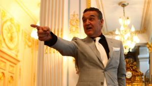 Le frânge inimile steliștilor: "În copilărie țineam cu Dinamo!"** El este antrenorul care a refuzat invitația la palatul lui Gigi Becali