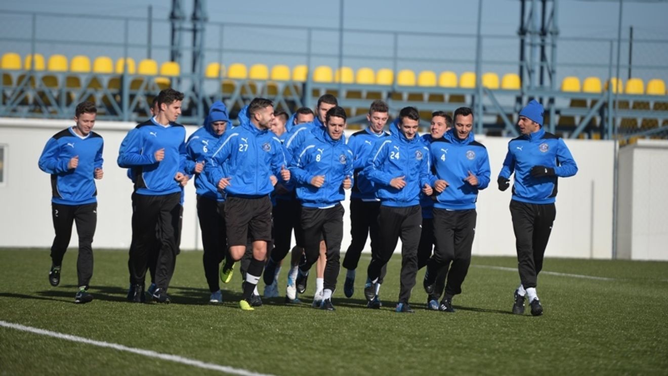 FOTO: Viitorul lui Hagi s-a strâns în Voluntari. Nicoale Dică: "Sunt sigur că vom rămâne în Liga I!"