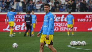 Gigi Becali vrea să-l transfere pe Dennis Man la FCSB. Salariu record pentru România: ce va face dacă Dan Şucu va oferi mai mult