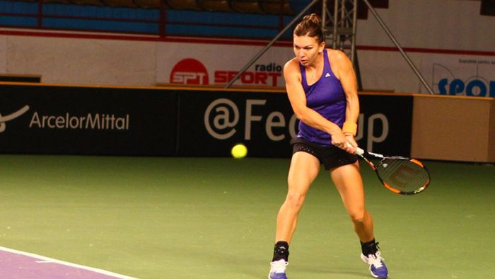 FOTO | Simona Halep a sosit la Galați. Imagini de la primul antrenament la Patinoarul "Dunărea". "Nu simt presiune, sper să-mi câștig ambele meciuri"