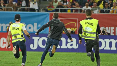 FRF dă în judecată suporterii care au intrat pe teren la meciul cu Spania: "Trebuie să știm cine finanțează aceste grupuri"