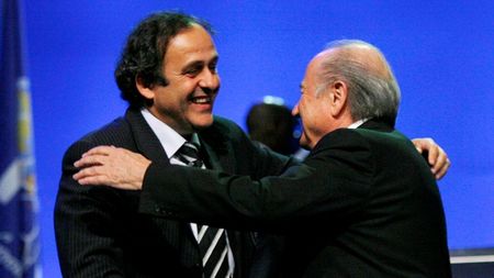 Platini va candida pentru al doilea mandat la șefia UEFA!** Blatter: "E un pas normal în cariera sa!"