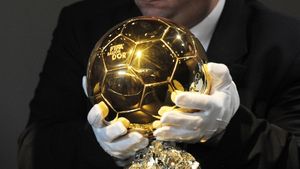 Gafa incredibilă făcută de FIFA anunță o răsturnare de situație! "L-au chemat în secret să facă o ședință foto cu Balonul de Aur!" Cine va câștiga trofeul