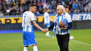 Universitatea Craiova, în doliu: a încetat din viaţă fostul jucător al echipei şi „părintele gazonului” de pe „Central”