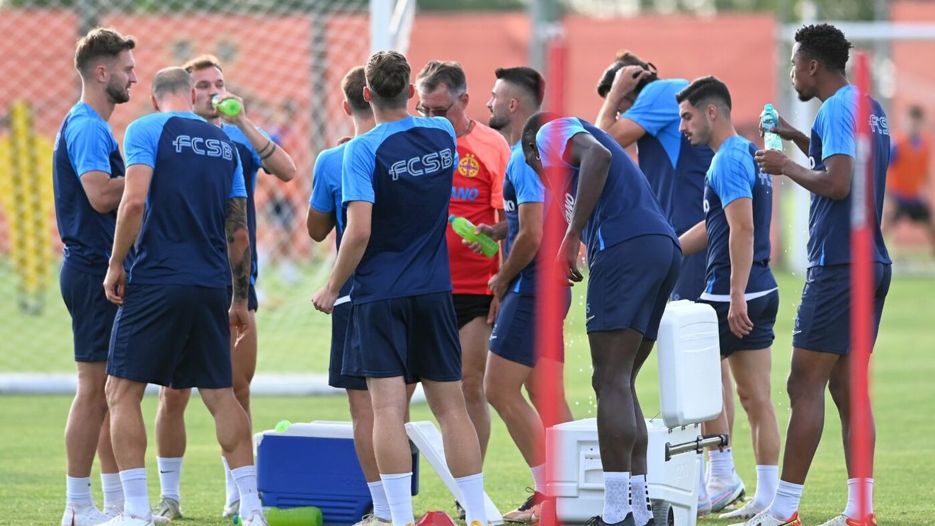 Fantoma din lotul FCSB. Fotbalistul pe care Gigi Becali l-a dat afară și i-a reziliat contractul a apărut, de nicăieri, în echipa pentru meciul cu UTA