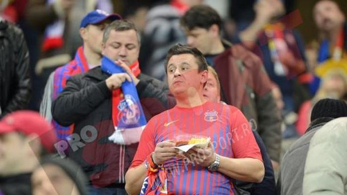 Cel puțin 1.500 de persoane urmăresc meciul Steaua - Chelsea în picioare, pe Arena Națională