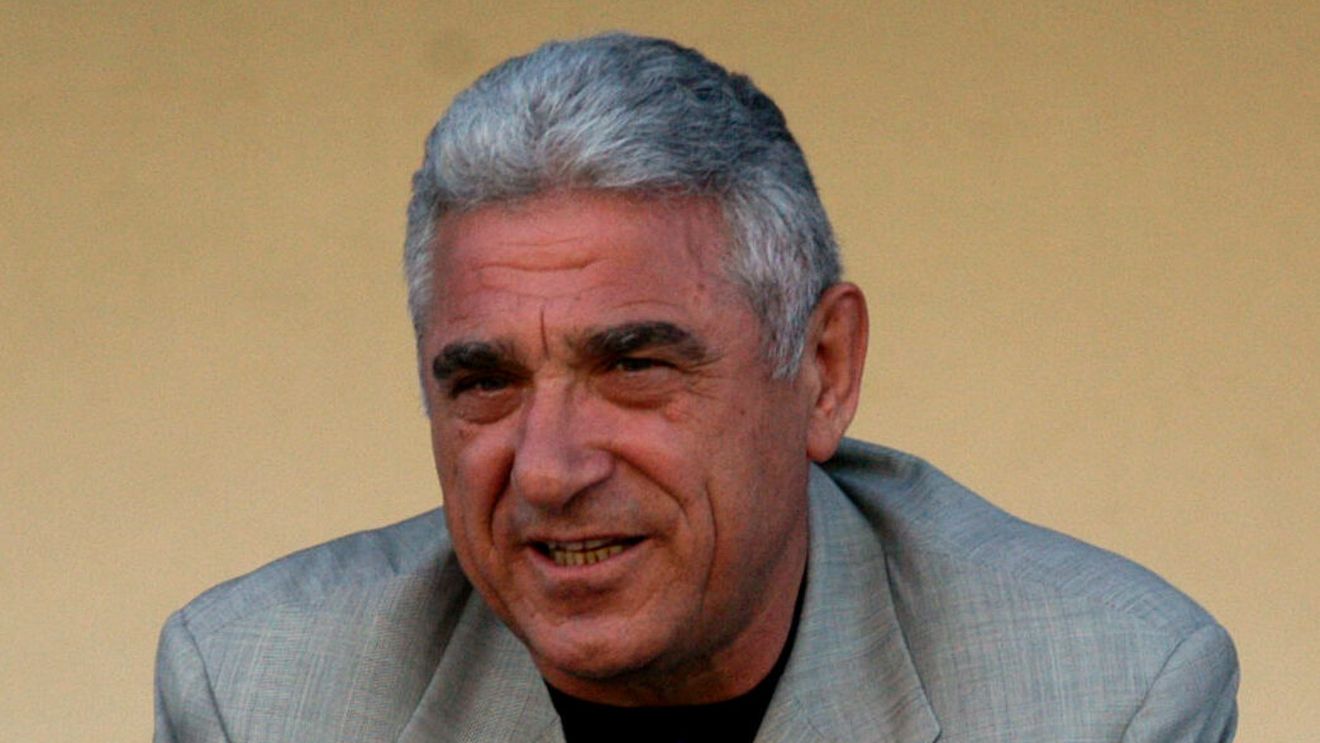 Cum îl chema pe Ioan Becali în paşaportul fals italian. „Eram născut la Foggia, cu reşedința la Milano"