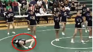 VIDEO A ratat coregrafia și le-a arătat "tot" spectatorilor