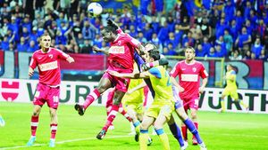 Față în față!** Pe lângă poziția din clasament, Dinamo stă mai bine decât Steaua și la capitolul puncte forte! Analiză post pe post