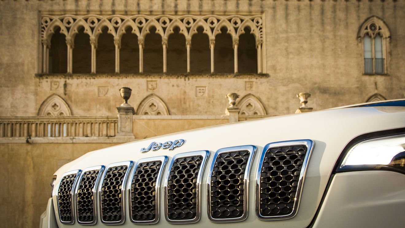 Test drive cu noul Jeep Cherokee în Sicilia. A cincea generație devine puternic tehnologizată, dar păstrează ADN-ul Jeep - GALERIE FOTO