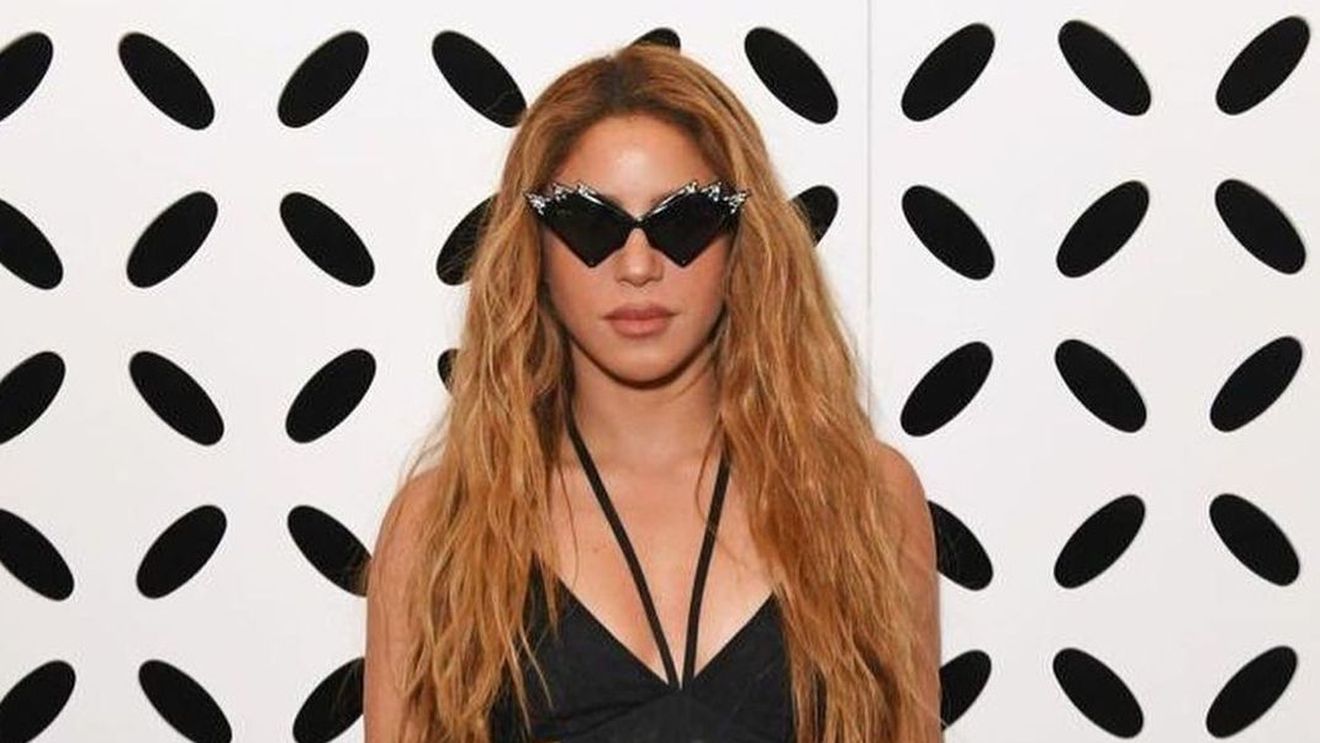 Shakira l-a dat uitării pe Lewis Hamilton și s-a cuplat cu un baschetbalist celebru. Diferența mare de vârstă dintre ei nu a fost un impediment: „El o face mereu să zâmbească”