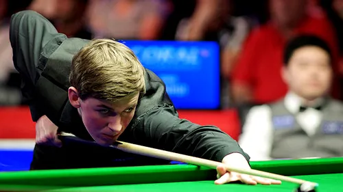 La 18 ani, numărul 100 din snooker l-a răpus pe Ding Junhui. Urmașul lui Stephen Hendry. James Cahill caută sponsori pe Twitter și 