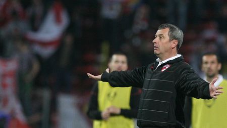 "Jucătorii lui Dinamo nu mă vor pe mine! Vor tot felul de papagali,** de antrenori de paie!"