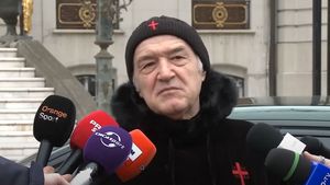 Gigi Becali știe de ce fac românii păcate și cum pot scăpa de depresie. „Îți vine să faci desfrâu”