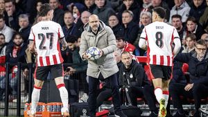 Antrenorul lui PSV a dat vestea momentului despre Dennis Man