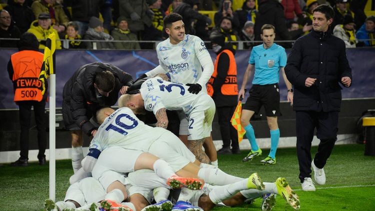 Borussia Dortmund – Inter Milano 0-2, în ultima etapă din faza grupei unice din Liga Campionilor! Portarul Trubin înscrie în minutul 90+8 cu capul și duce Benfica în play-off