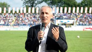 Marius Stan îl ia peste picior pe Mircea Sandu