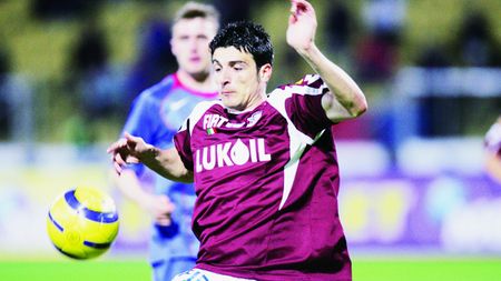 Îl convinge Lucescu jr și pe Niculae?** Ce condiție pune atacantul pentru revenirea la Rapid