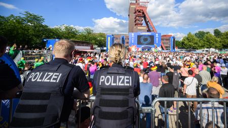 UEFA a luat decizia după ce polițiștii și-au părăsit posturile și s-au furișat pe stadion pentru a vedea live meciul România - Slovacia de la EURO 2024!