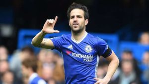 Fabregas, în Ligue 1! L''Equipe anunță că mijlocașul e foarte aproape de plecarea de la Chelsea: ar urma să fie antrenat de un fost coleg de la Arsenal
