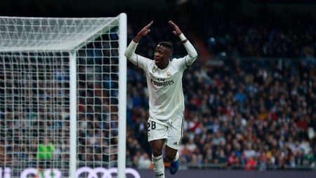 L-au "poleit" cu laude după ce a marcat două goluri pentru Real Madrid. "E o greutate mare care-ți apasă pe umeri"
