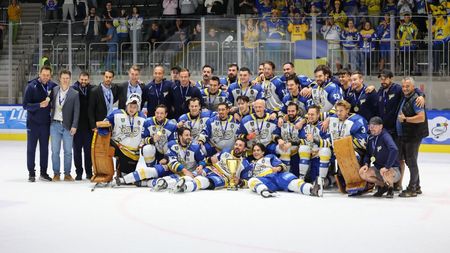 Corona Brașov a câștigat Supercupa României la hochei, chiar pe terenul rivalei ACSH Gheorgheni