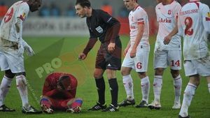 FOTO** Prepeliță poate juca oricând în "Big Four"! Dovada că un mare jucător al Angliei are probleme de vedere