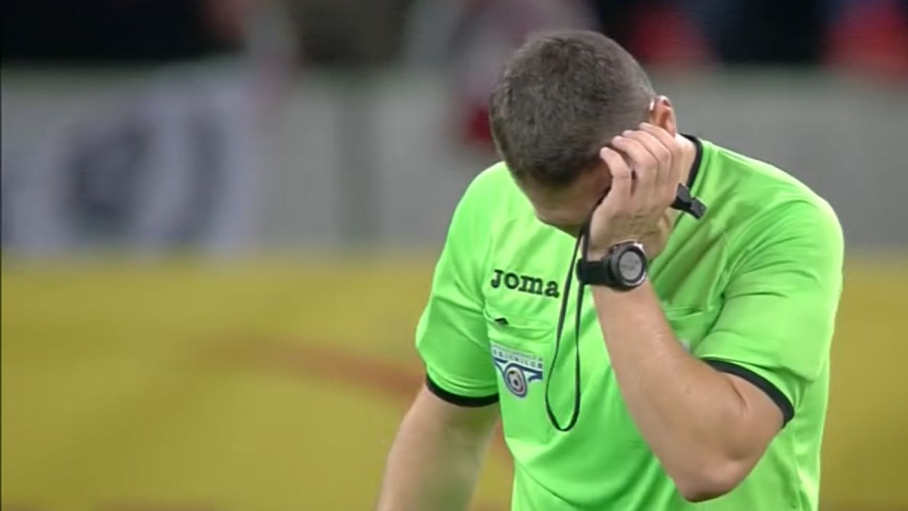 Probleme pentru Istvan Kovacs după ce o petardă a explodat lângă el în FCSB - Dinamo! Ce decizie a luat