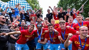 Corvinul Hunedoara se întoarce în Superliga după 34 de ani! Lista orașelor care au avut de așteptat cel puțin un deceniu să revină în prima ligă