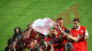 Un nou episod din războiul jucătorilor cu oficialii! Mesajul transmis de "câini" conducerii lui Dinamo