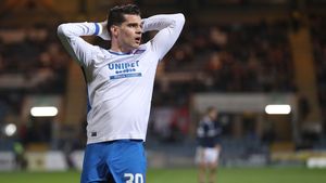 Ce notă a primit Ianis Hagi, după ce antrenorul l-a umilit şi l-a băgat pe teren în minutul 88, când Rangers era condusă cu 2-0