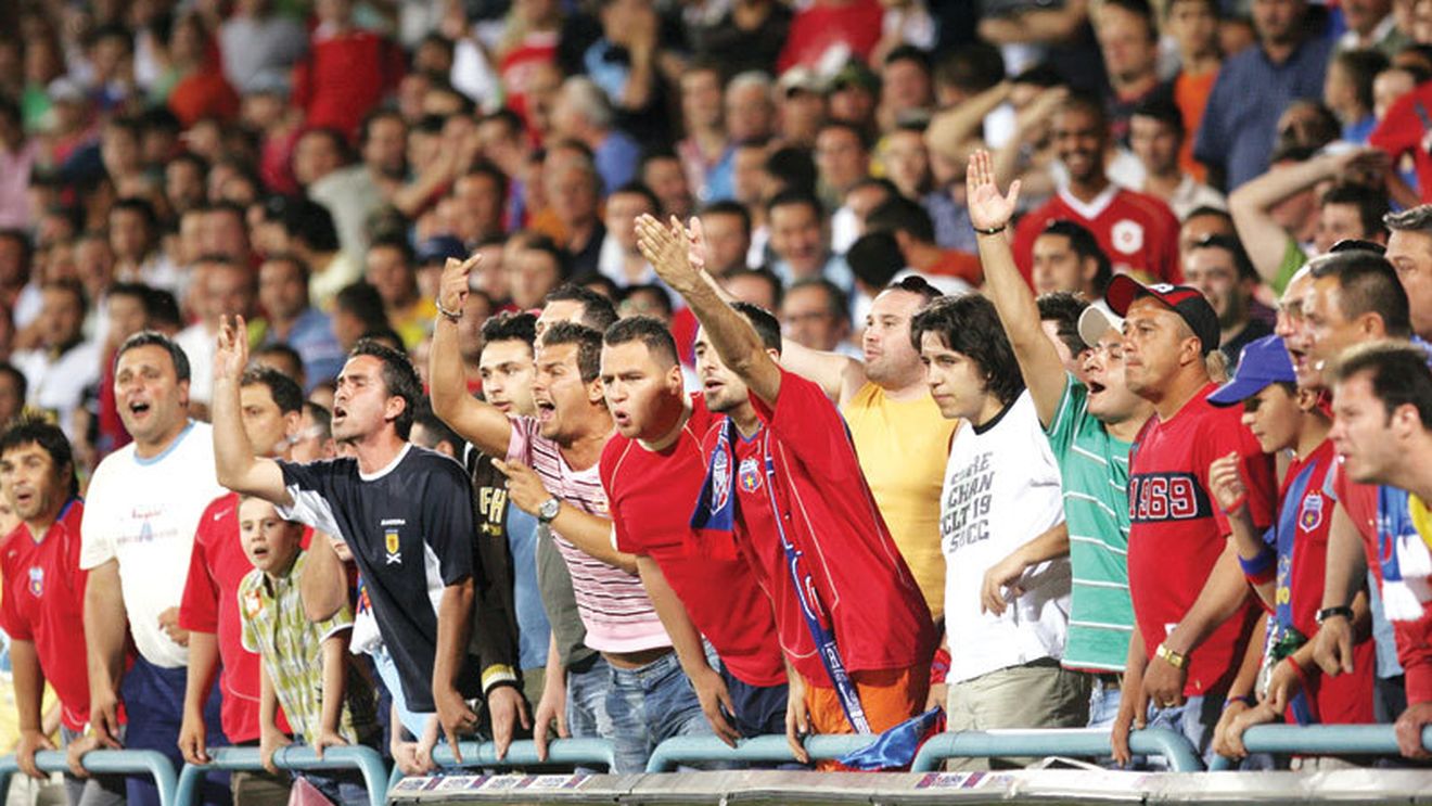 Pițurcă vine doar dacă vor fanii!