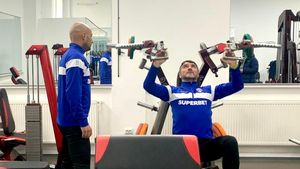 E antrenor model! Adi Mihalcea trage de fiare în fiecare zi și spune că nu mai știe ce gust au pâinea și pastele