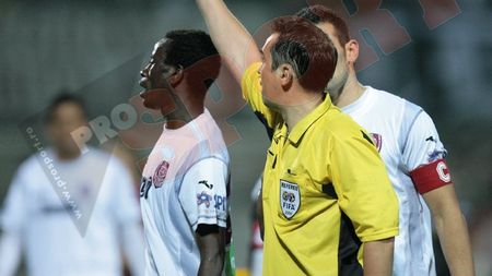 CFR, un nou meci în București cu doi eliminați! Kone și Bastos au văzut "roșu"!