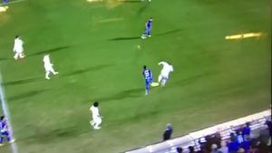 VIDEO | Vă mai aduceți aminte de penalty-ul trimis mult peste poartă de Ramos? Fundașul a reușit ceva mai spectaculos în Eibar - Real 0-4