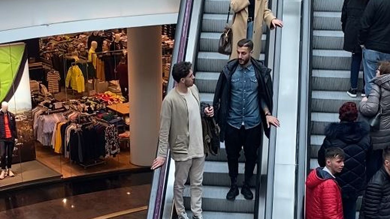 Ce fac Mattia Montini și Riccardo Piscitelli când nu joacă în play-out?! Italienii lui Dinamo se simt ca acasă, la București! Ce au făcut cei doi în mall | GALERIE FOTO EXCLUSIV