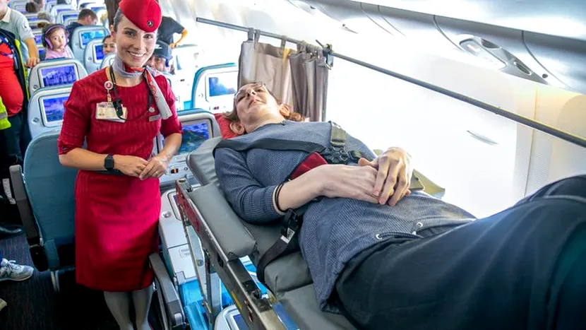 Cea mai înaltă femeie din lume călătorește pentru prima dată cu avionul
