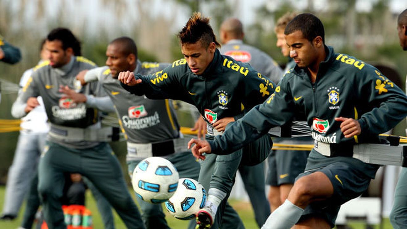 VIDEO Ferguson vrea să-i împace pe fani cu un transfer BESTIAL!** Pune la bătaie aproape 40 de milioane de euro pentru "mașinăria de fotbal" din spatele lui Neymar