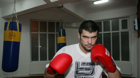 Pericol:** Ghiță - Schilt!