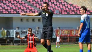 Nicolae Grigore a izbucnit după ce arbitrul i-a executat echipa în deplasarea de la Reșița: ”Bătaie de joc, meciul a fost decis exclusiv de arbitraj!” VIDEO cu fazele controversate