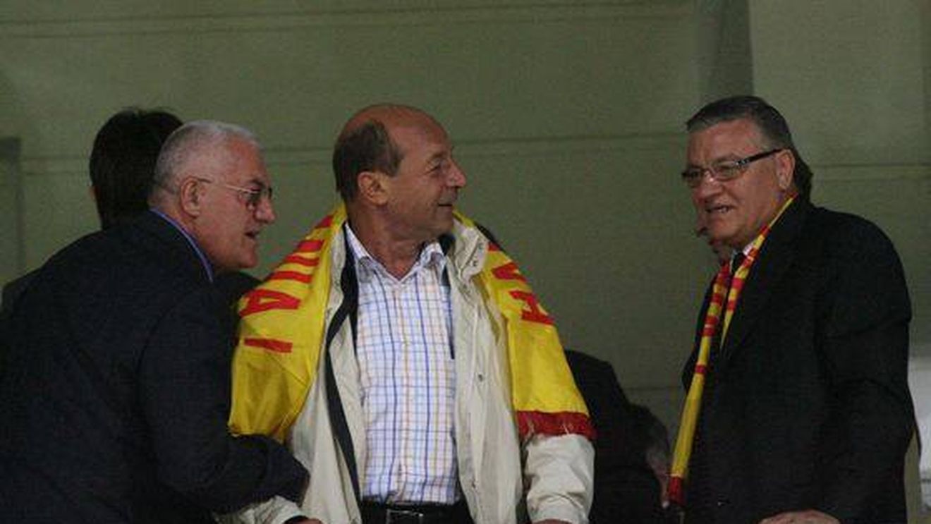 "Fotbalul românesc are nevoie și de 'nebuni' ca el". Traian Băsescu a reacționat după ce Mitică Dragomir a primit decizia judecătorilor!
